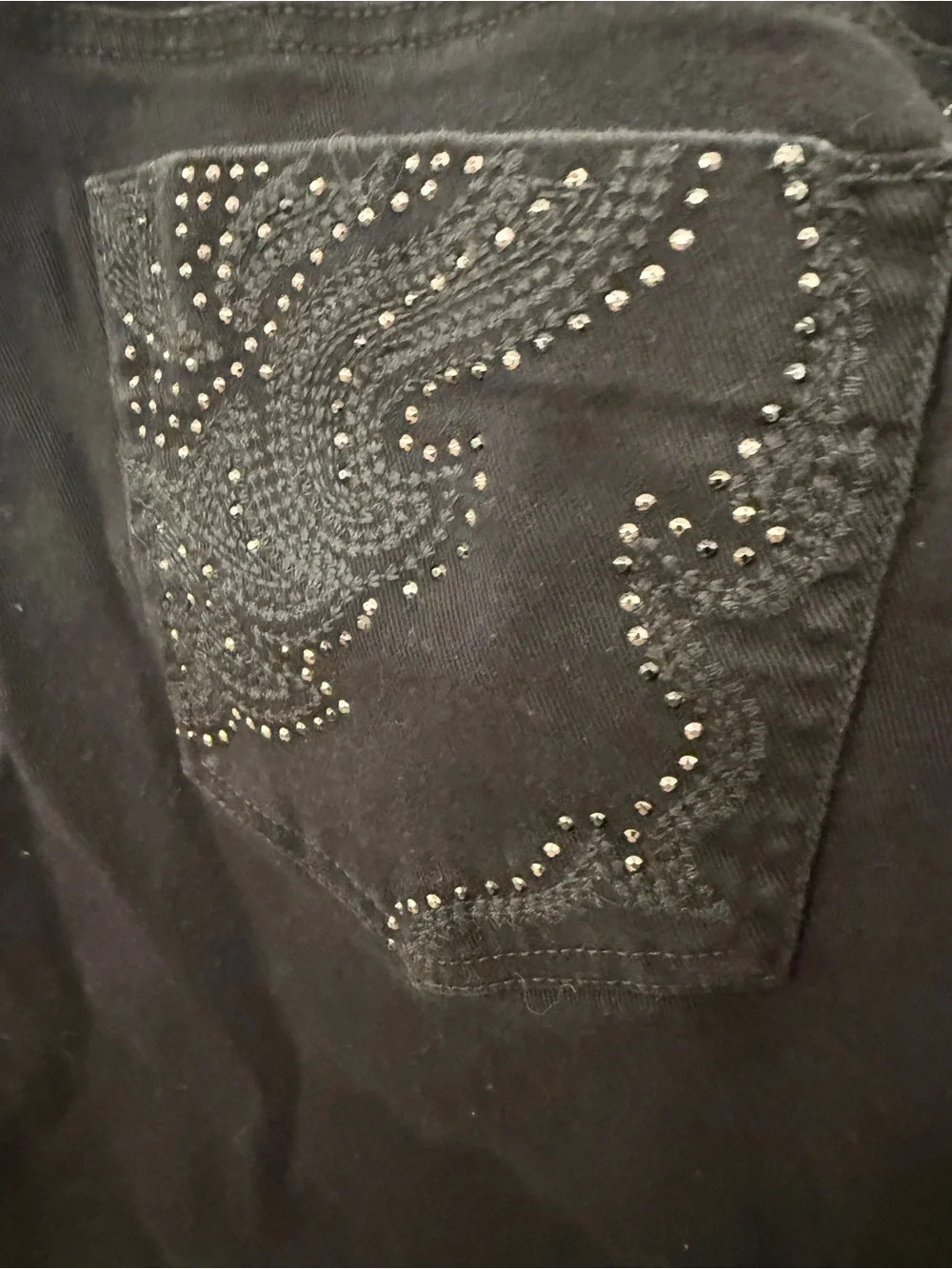 Gloria Vanderbilt Amanda Slimming Effect Embellished Shorts / Skimmers: 18